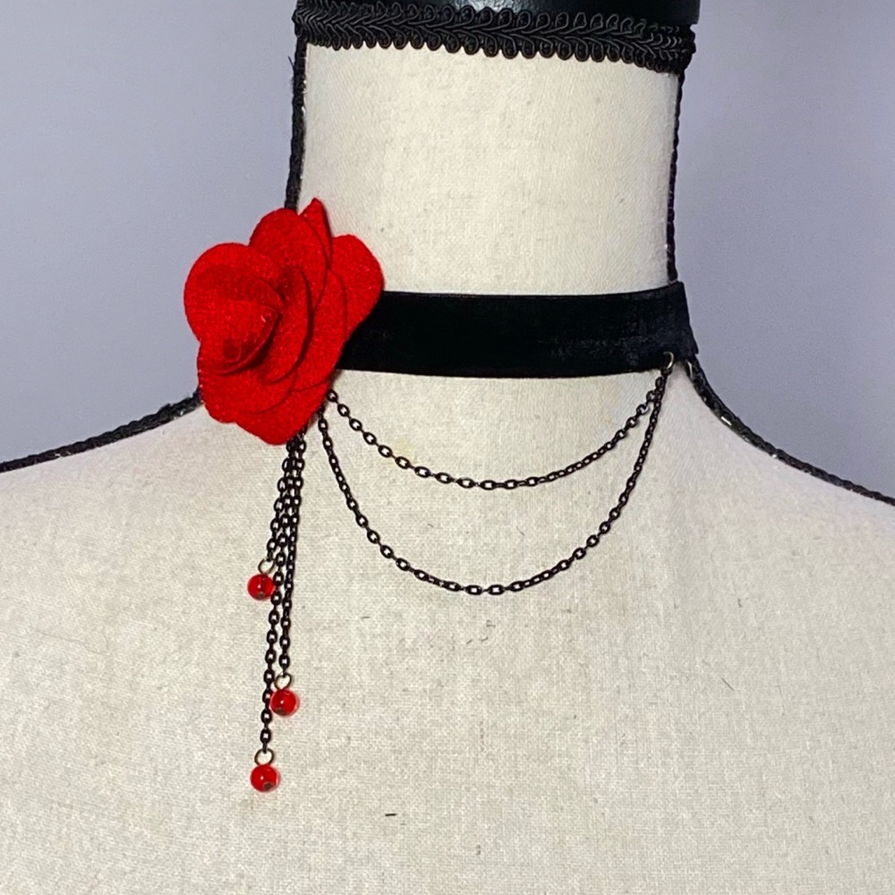 (B) Necklace Choker Gothic Rose Chain Drop